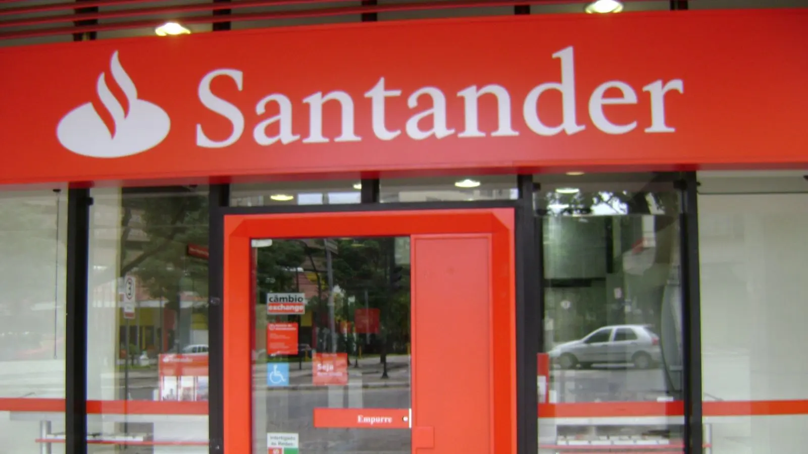 Santander lança Pix com cartão de crédito em setembro; veja como vai funcionar