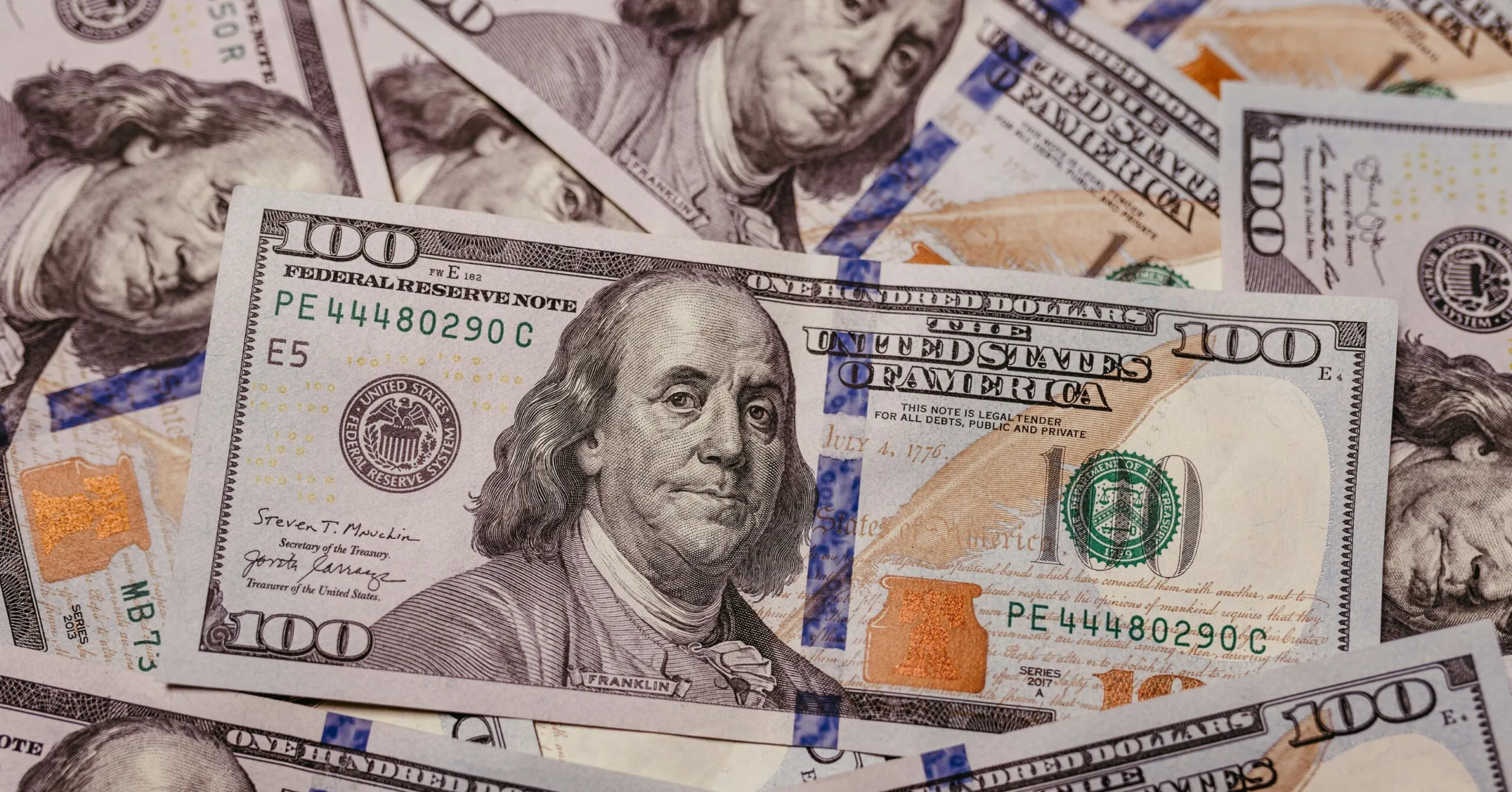 Dólar dispara a R$ 5,36 e pressiona bolsa em dia de cautela global