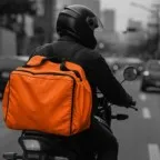 O Brasil que trabalha sem descanso e sem direitos