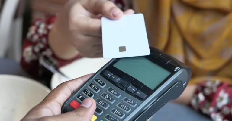 Cooperativas de crédito desafiam bancos e se consolidam como motor de desenvolvimento local