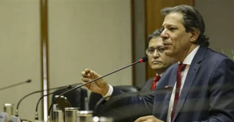 Choque fiscal reacende temor no mercado e derruba Ibovespa