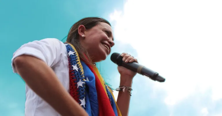 Maria Corina: apoio popular, repressão e a vida no exílio