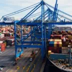 Superávit na balança comercial esconde crise da indústria brasileira