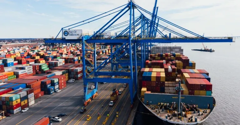 Superávit na balança comercial esconde crise da indústria brasileira