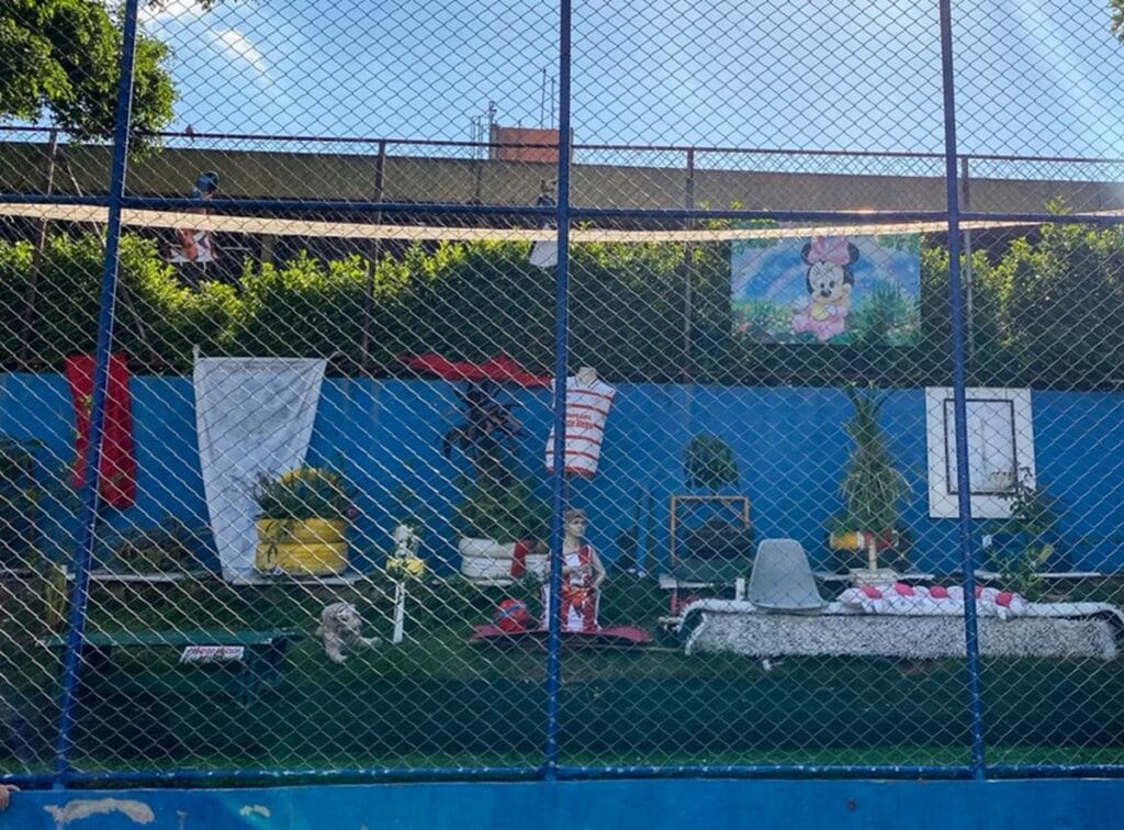 Camarote-do-campinho-um-lugar-zelado-pelos-moradores-para-assistir-aos-jogos.-FOTO-JUCINARA-LIMA-1024x756