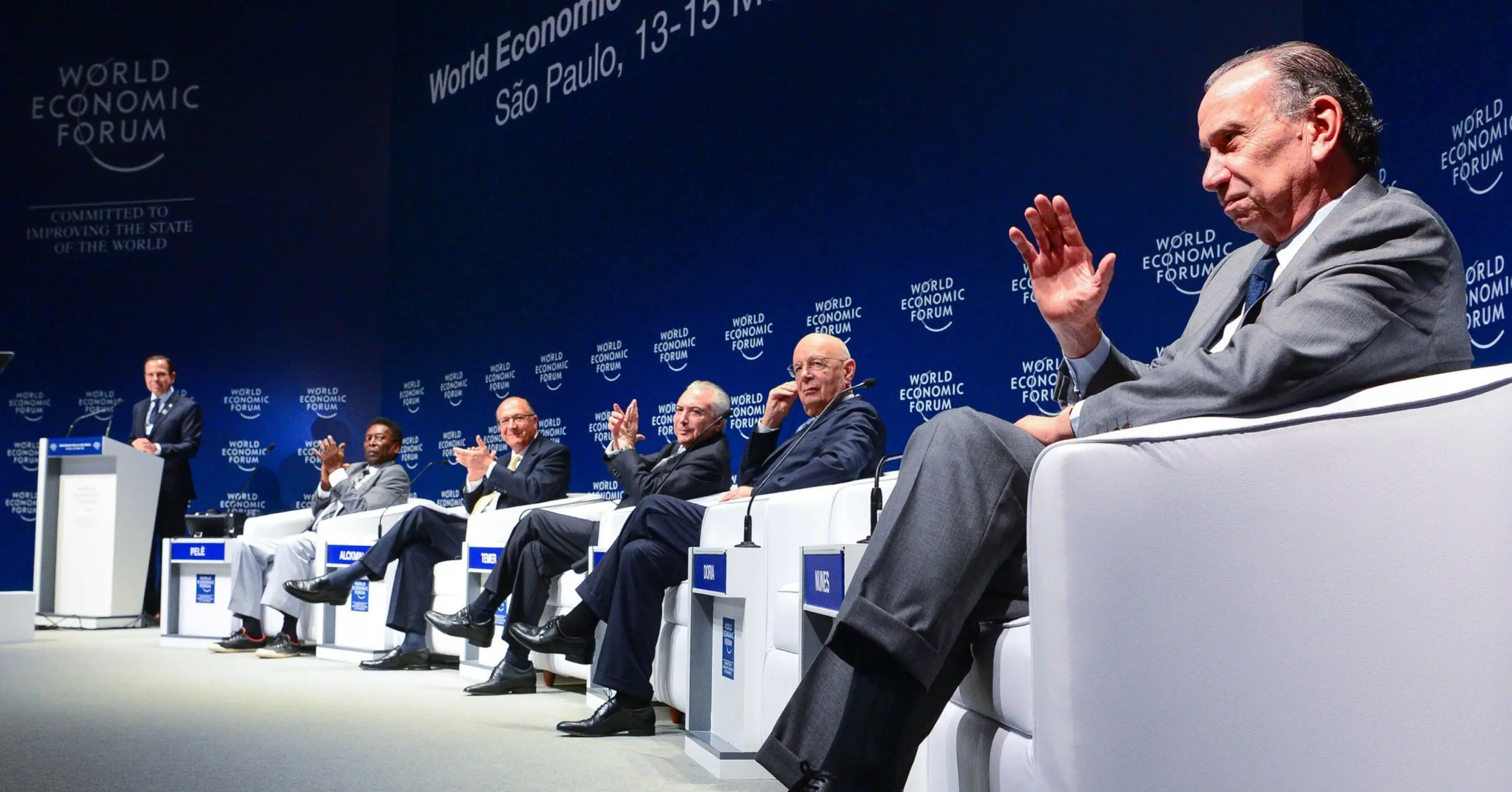 Fórum Econômico Mundial alerta para três bolhas criadas pela ausência de regulação pública<div class="iad-mobile-excerpt">São Paulo (SP) — O presidente do Fórum Econômico Mundial (WEF), Børge Brende, alertou nesta terça-feira (5) que o mundo enfrenta três […]</div><div class="iad-cat-meta">  <a href="https://www.iadodinheiro.com.br/author/jcarlosredator/" class="iad-cat-link">    <span class="iad-cat-name">José Carlos Sanchez Jr.</span>  </a>  <span class="iad-cat-sep"> | </span>  <span class="iad-cat-date">06.11.2025</span></div>