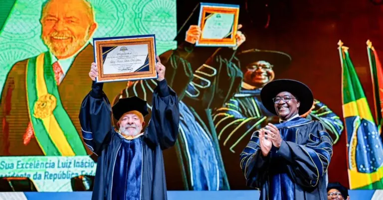 Lula recebe título de doutor honoris causa em universidade de Moçambique