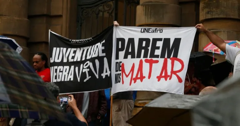 Pesquisador aponta uso da lei para legitimar mortes de negros no país