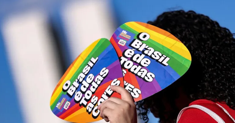 Há 30 anos, marcha no Rio inaugurava paradas do orgulho LGBT no Brasil