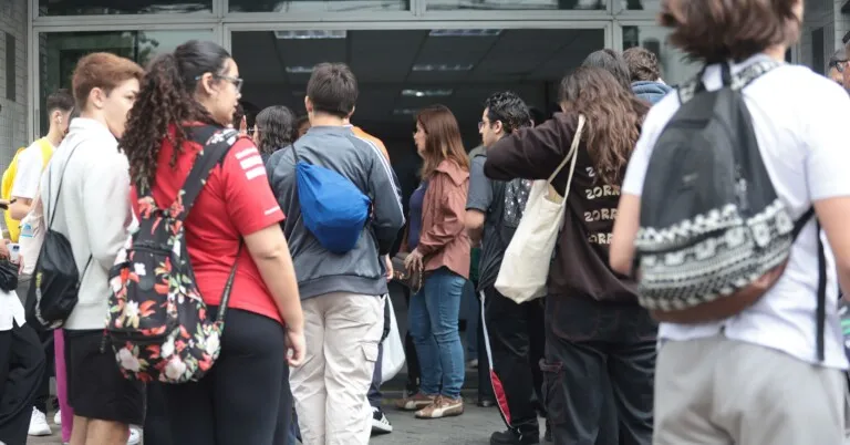 Estudantes do Pé-de-Meia agora podem investir benefício no Tesouro Selic