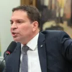 Fuga de Ramagem acentua impasse institucional às vésperas das penas