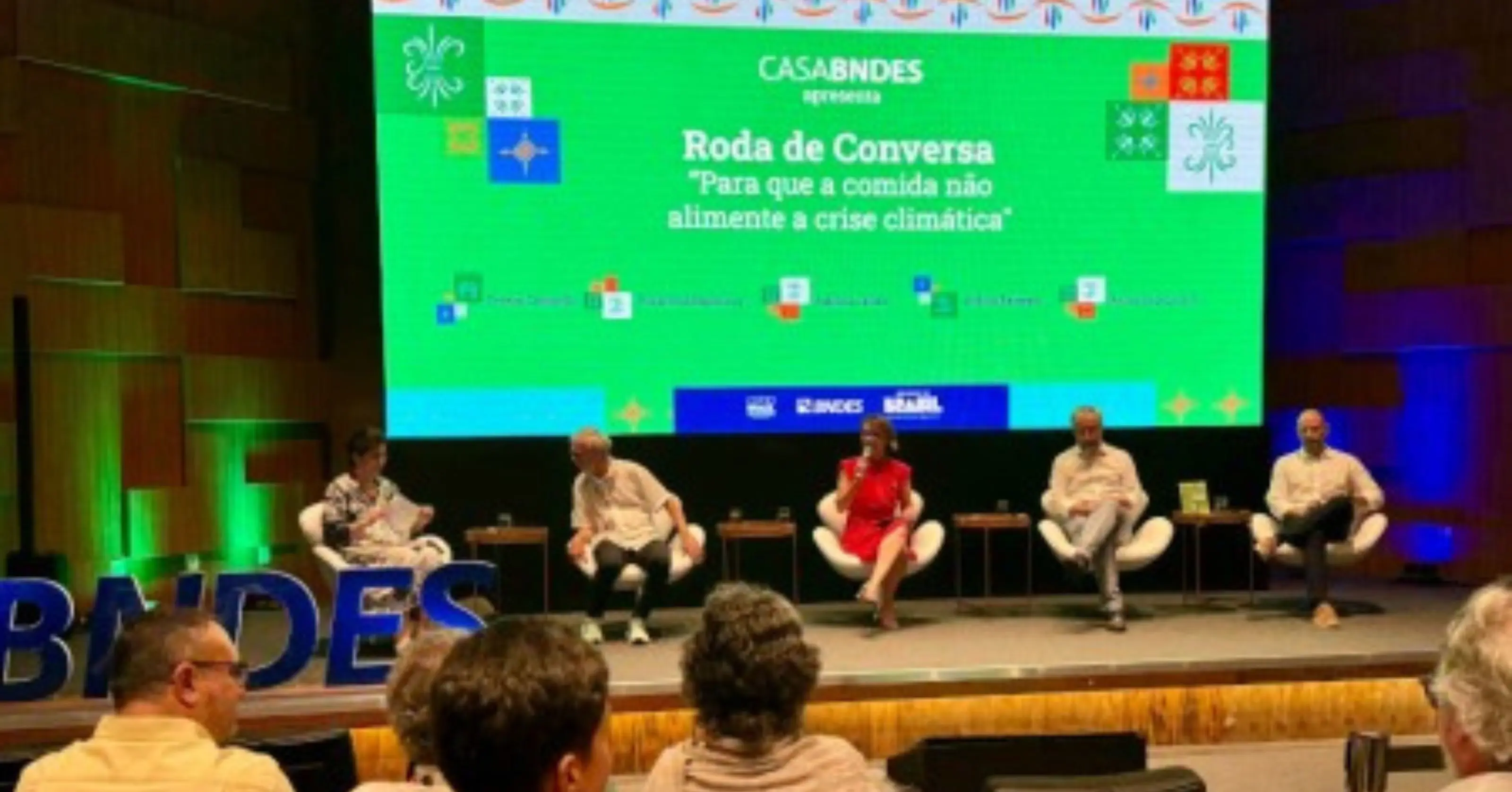 Sistemas alimentares precisam acelerar transição para modelos mais inovadores e sustentáveis<div class="iad-mobile-excerpt">Luciana Constantino, de Belém | Agência FAPESP – Um dos focos dos dias temáticos da COP30, a transição do sistema agroalimentar já conta com […]</div><div class="iad-cat-meta">  <a href="https://www.iadodinheiro.com.br/author/agenciafapesp/" class="iad-cat-link">    <span class="iad-cat-name">Agência FAPESP</span>  </a>  <span class="iad-cat-sep"> | </span>  <span class="iad-cat-date">25.11.2025</span></div>