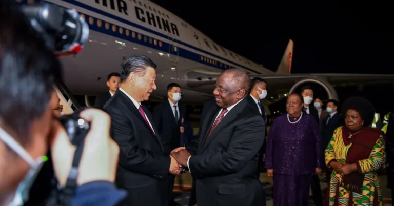 China e África ampliam aliança pelo Sul Global em fórum sobre governança mundial