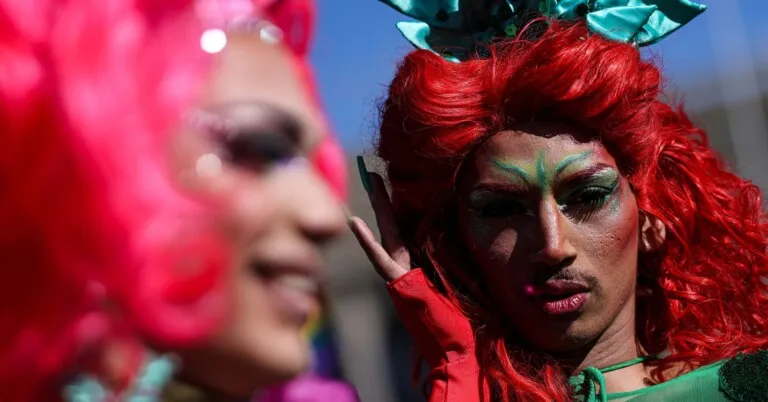 Transfobia na saúde atrasa diagnóstico de câncer em pessoas trans no Brasil