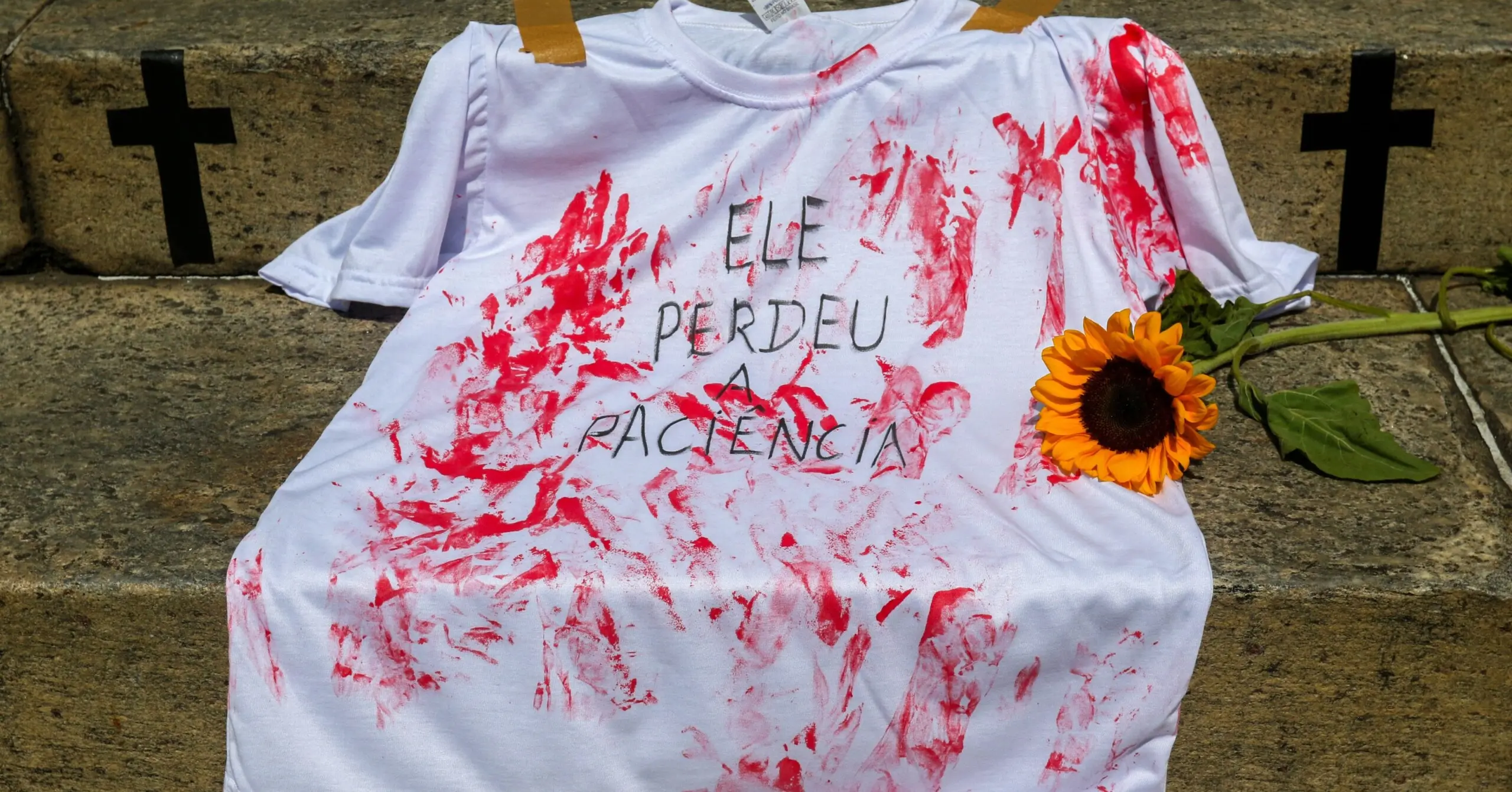 Brasil registra 3,7 milhões de vítimas de violência doméstica recorrente<div class="iad-mobile-excerpt">Brasília (DF) — O Brasil registrou 3,7 milhões de mulheres vítimas de violência doméstica nos últimos 12 meses, segundo o novo Mapa […]</div><div class="iad-cat-meta">  <a href="https://www.iadodinheiro.com.br/author/ia-dinheiro/" class="iad-cat-link">    <span class="iad-cat-name">Redação IA Dinheiro</span>  </a>  <span class="iad-cat-sep"> | </span>  <span class="iad-cat-date">25.11.2025</span></div>