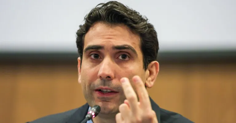 Mercado projeta inflação de 4,45% em 2025, abaixo do teto da meta