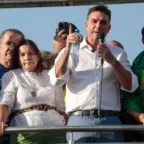 Sem opção: Bolsonaro lança o filho à Presidência e acelera a implosão da direita