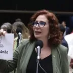 Renúncia de Zambelli é vista como tentativa de preservar direitos políticos