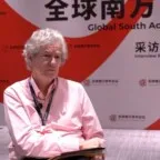 ‘Dólar tem um inimigo poderoso: os Estados Unidos’, diz Paulo Nogueira Batista Jr. sobre processo de desdolarização