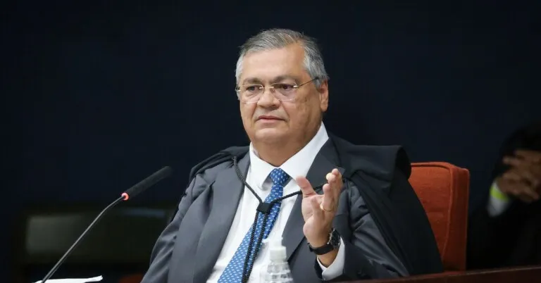 Ao barrar emendas canceladas, Dino trava movimento do Congresso sobre o orçamento