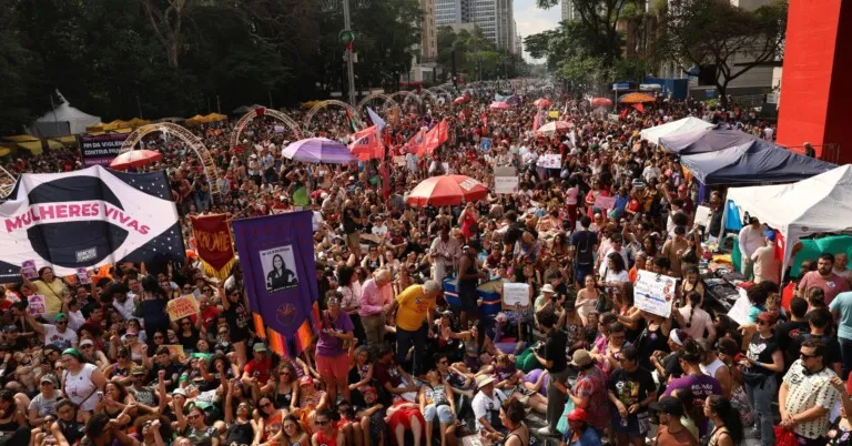 Basta de feminicídio: domingo foi marcado por protestos em todo país