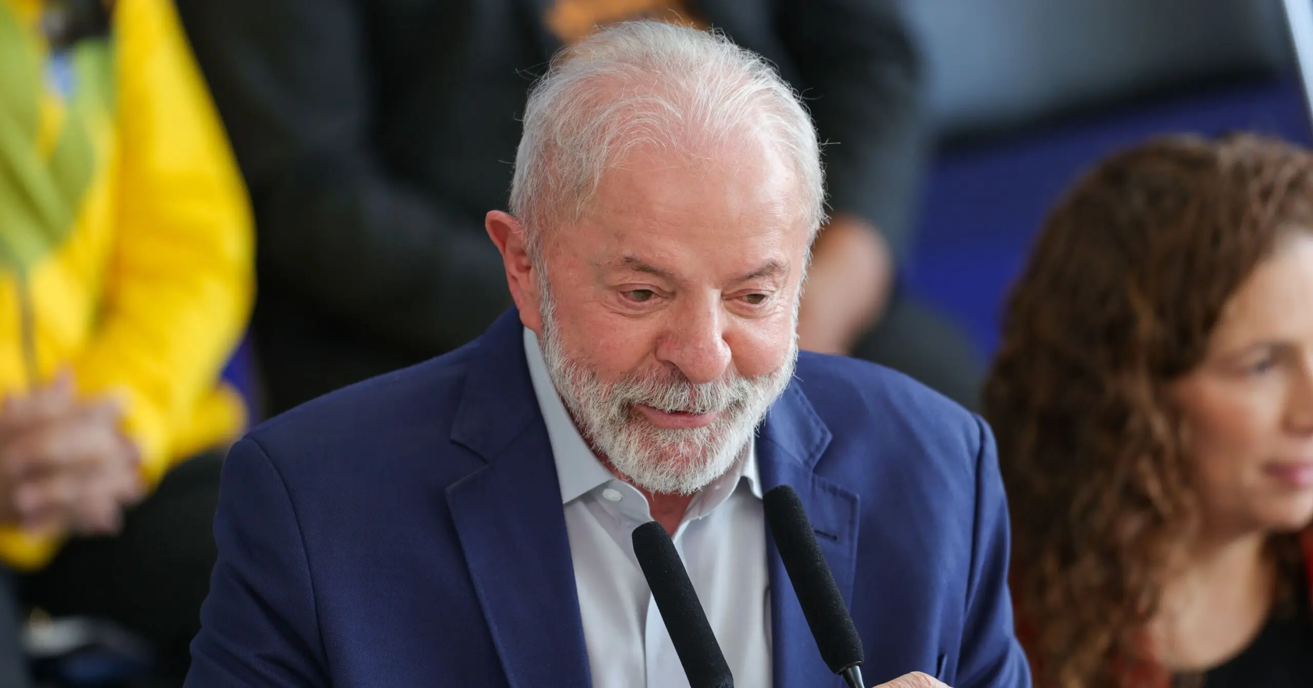 Isenção do IR vai injetar até R$ 28 bilhões na economia em 2026<div class="iad-mobile-excerpt">Brasília (DF) — O presidente Luiz Inácio Lula da Silva afirmou neste domingo que a isenção do Imposto de Renda para quem […]</div><div class="iad-cat-meta">  <a href="https://www.iadodinheiro.com.br/author/ia-dinheiro/" class="iad-cat-link">    <span class="iad-cat-name">Redação IA Dinheiro</span>  </a>  <span class="iad-cat-sep"> | </span>  <span class="iad-cat-date">01.12.2025</span></div>