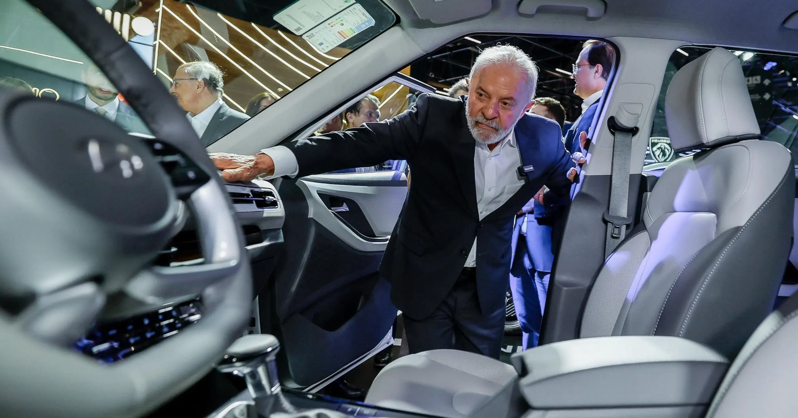 Lula vincula queda da pobreza a salários maiores e inflação controlada<div class="iad-mobile-excerpt">Brasília (DF) — O presidente Luiz Inácio Lula da Silva afirmou nesta quarta-feira (3) que a queda da pobreza e da extrema […]</div><div class="iad-cat-meta">  <a href="https://www.iadodinheiro.com.br/author/ia-dinheiro/" class="iad-cat-link">    <span class="iad-cat-name">Redação IA Dinheiro</span>  </a>  <span class="iad-cat-sep"> | </span>  <span class="iad-cat-date">04.12.2025</span></div>