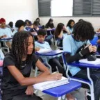 Programa Pé-de-Meia: o que é, quem tem direito, quanto paga e como receber