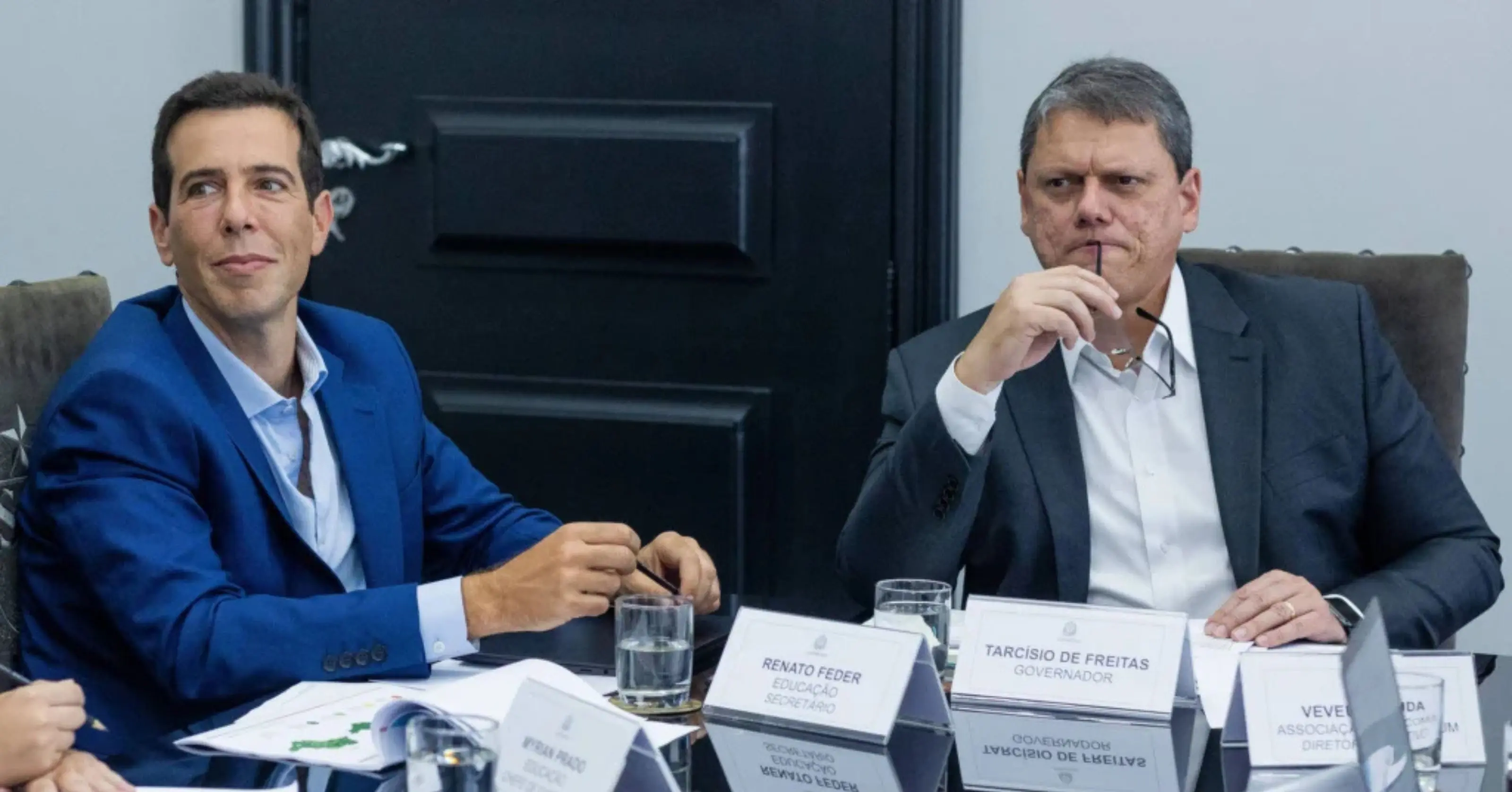 Plataformas de SP viram ferramenta de controle e empobrecem ensino, diz educador<div class="iad-mobile-excerpt">Adele Robichez e Larissa Bohrer do Brasil de Fato O modelo educacional imposto pelo governo Tarcísio de Freitas (Republicanos) em São Paulo, […]</div><div class="iad-cat-meta">  <a href="https://www.iadodinheiro.com.br/author/brasildefato/" class="iad-cat-link">    <span class="iad-cat-name">Brasil de Fato</span>  </a>  <span class="iad-cat-sep"> | </span>  <span class="iad-cat-date">03.12.2025</span></div>