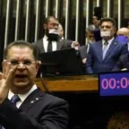 Apreensão de R$ 430 mil com Sóstenes desmonta narrativa anticorrupção do PL