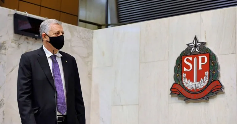 Livro discute tarifa zero e mobilidade urbana em lançamento em São Paulo