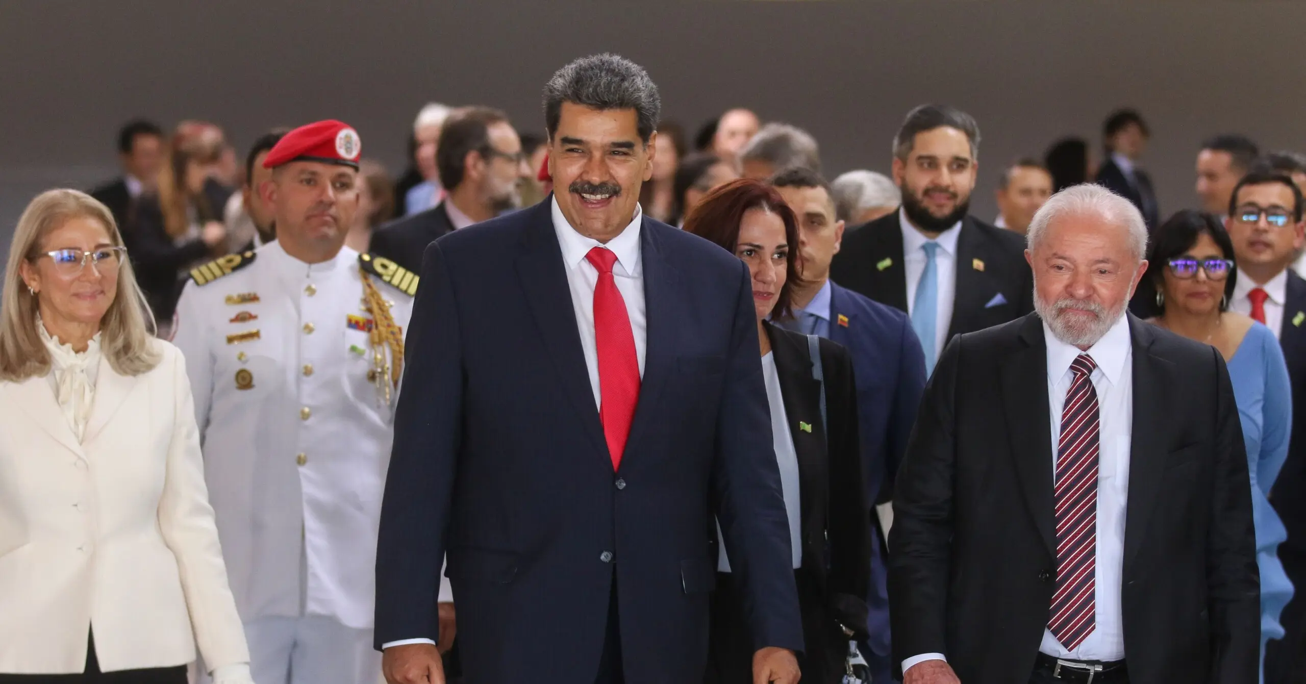 PT adverte sobre risco de conflito e critica escalada dos EUA na Venezuela<div class="iad-mobile-excerpt">Brasília (DF) — O Partido dos Trabalhadores (PT) manifestou nesta segunda-feira (1/12) forte preocupação com a escalada das tensões entre Estados Unidos […]</div><div class="iad-cat-meta">  <a href="https://www.iadodinheiro.com.br/author/ia-dinheiro/" class="iad-cat-link">    <span class="iad-cat-name">Redação IA Dinheiro</span>  </a>  <span class="iad-cat-sep"> | </span>  <span class="iad-cat-date">02.12.2025</span></div>