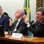 PEC das 40 horas: votação adiada e nova reunião marcada