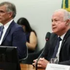 40 horas ou 44: o que o adiamento da PEC diz sobre quem manda no Congresso